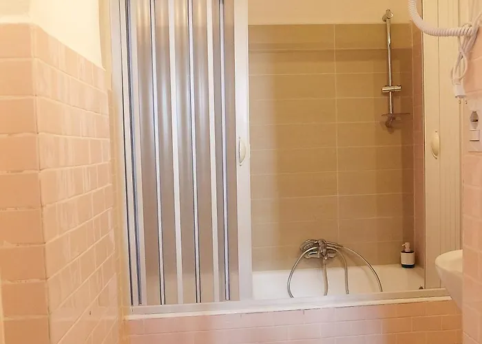 Via Prospero Petroni 9 - Stazione -