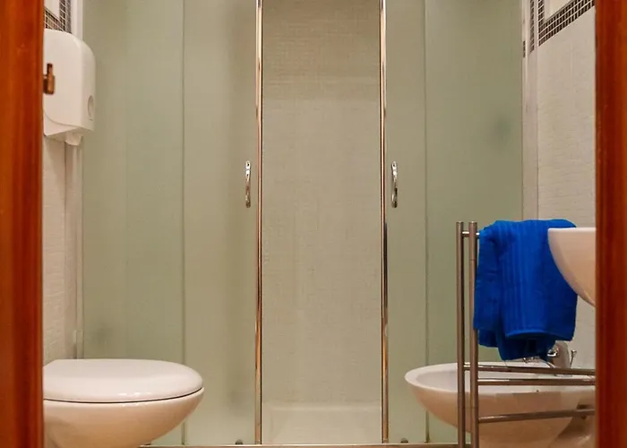 Via Prospero Petroni 9 - Stazione - Pensión 3*